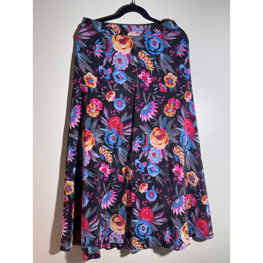 Women's Tucker Floral Print Silk Skirt Size M